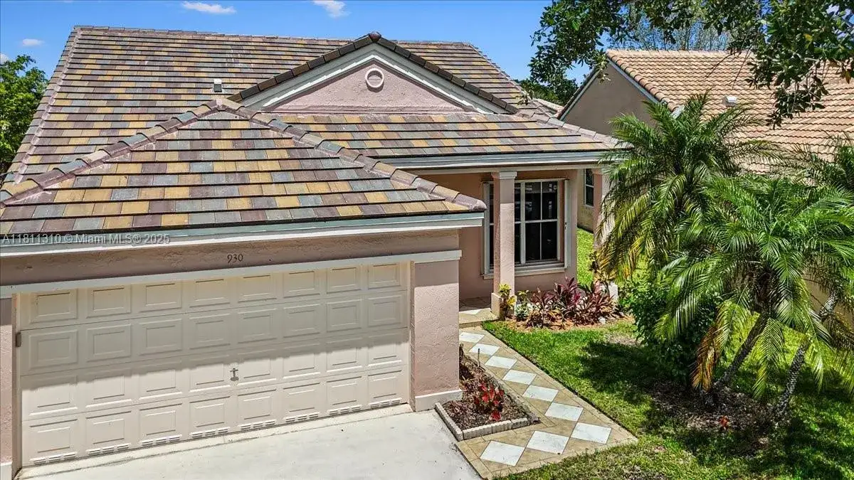 3 bedroom 2 bath Residential for sale at 930 Briar Ridge Rd, Weston FL 33327