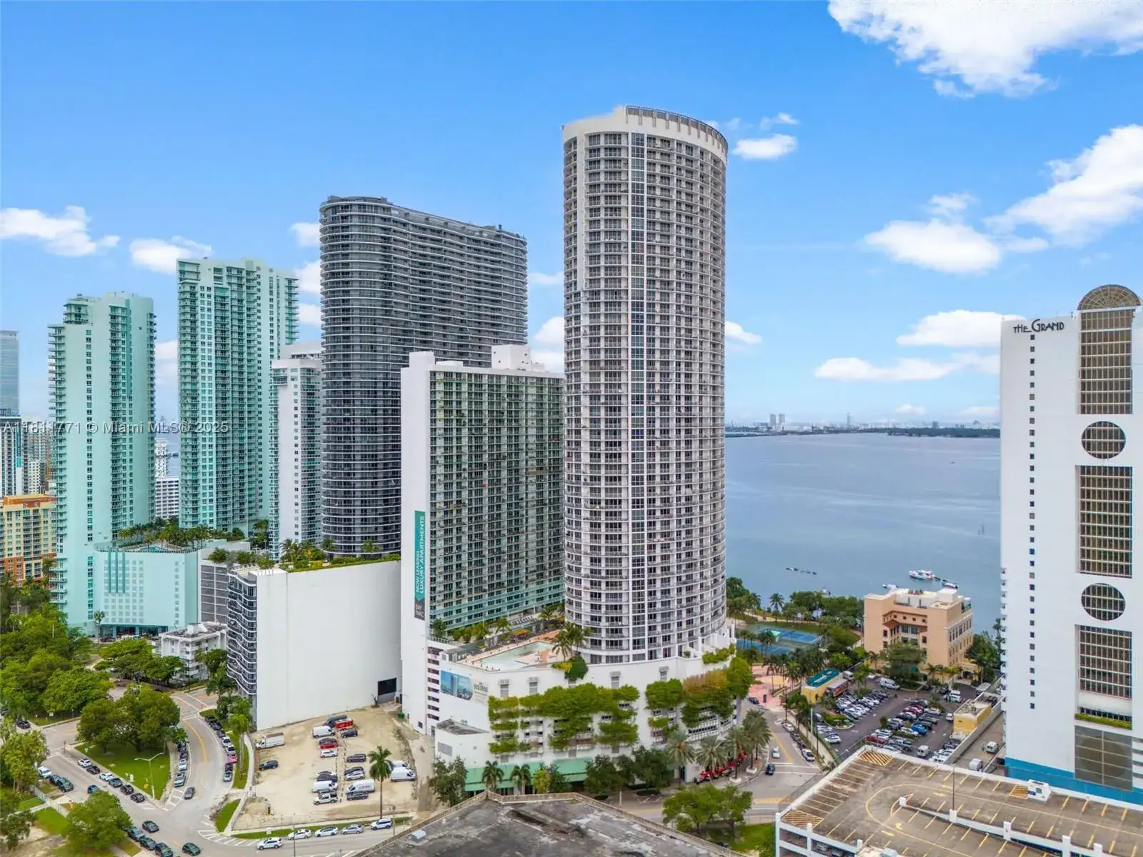 1 bedroom 1 bath Residential for sale at 1750 N Bayshore Dr # 2809, Miami FL 33132
