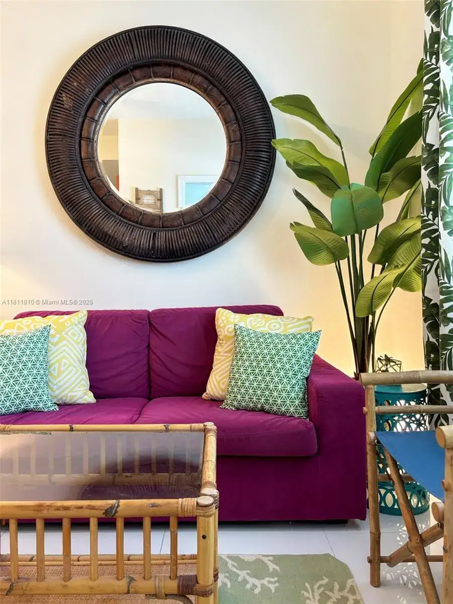 1 bedroom 1 bath Residential for sale at 335 Ocean Dr # 114, Miami Beach FL 33139