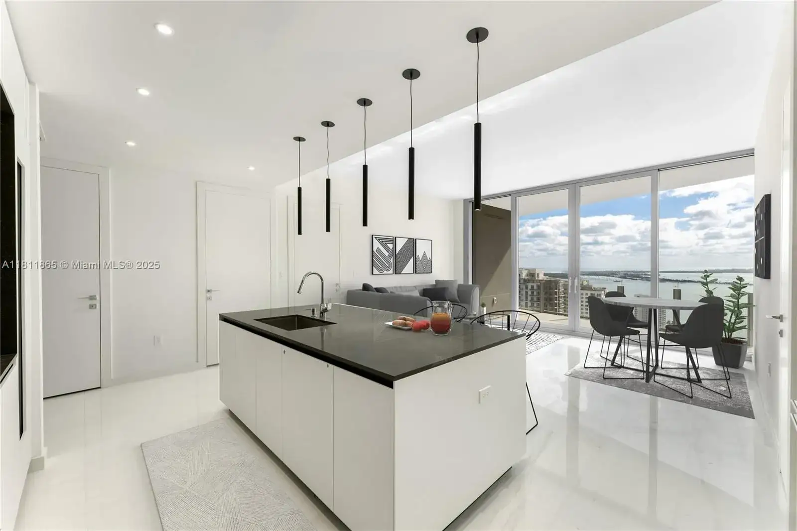 2 bedroom 2 bath Residential for sale at 300 Biscayne Blvd Way # 3606, Miami FL 33130