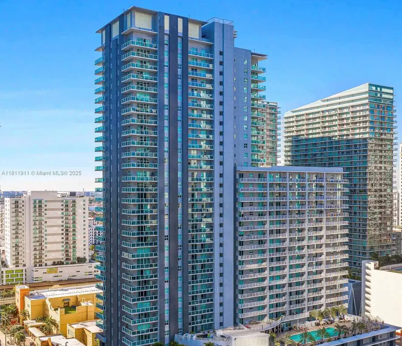 1 bedroom 1 bath Residential Lease for rent at 1250 S Miami Ave # 1508, Miami FL 33130