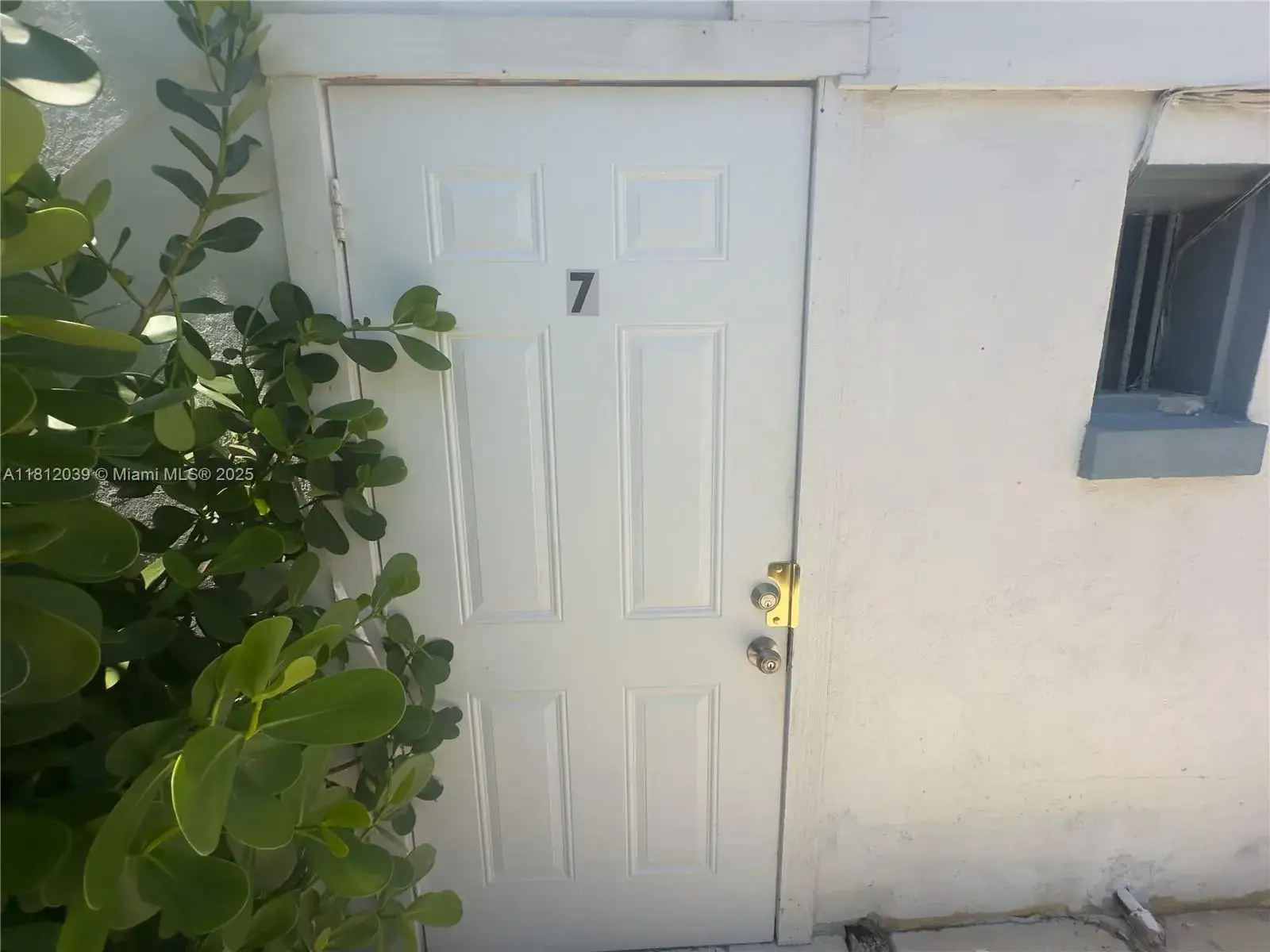 2 bedroom 1 bath Residential Lease for rent at 225 NE 56th St # 7, Miami FL 33137