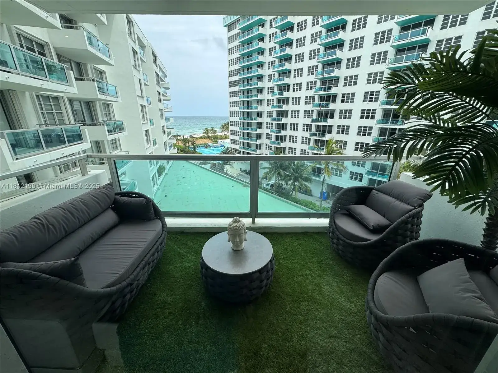 2 bedroom 2 bath Residential Lease for rent at 5151 Collins Ave # 726, Miami Beach FL 33140