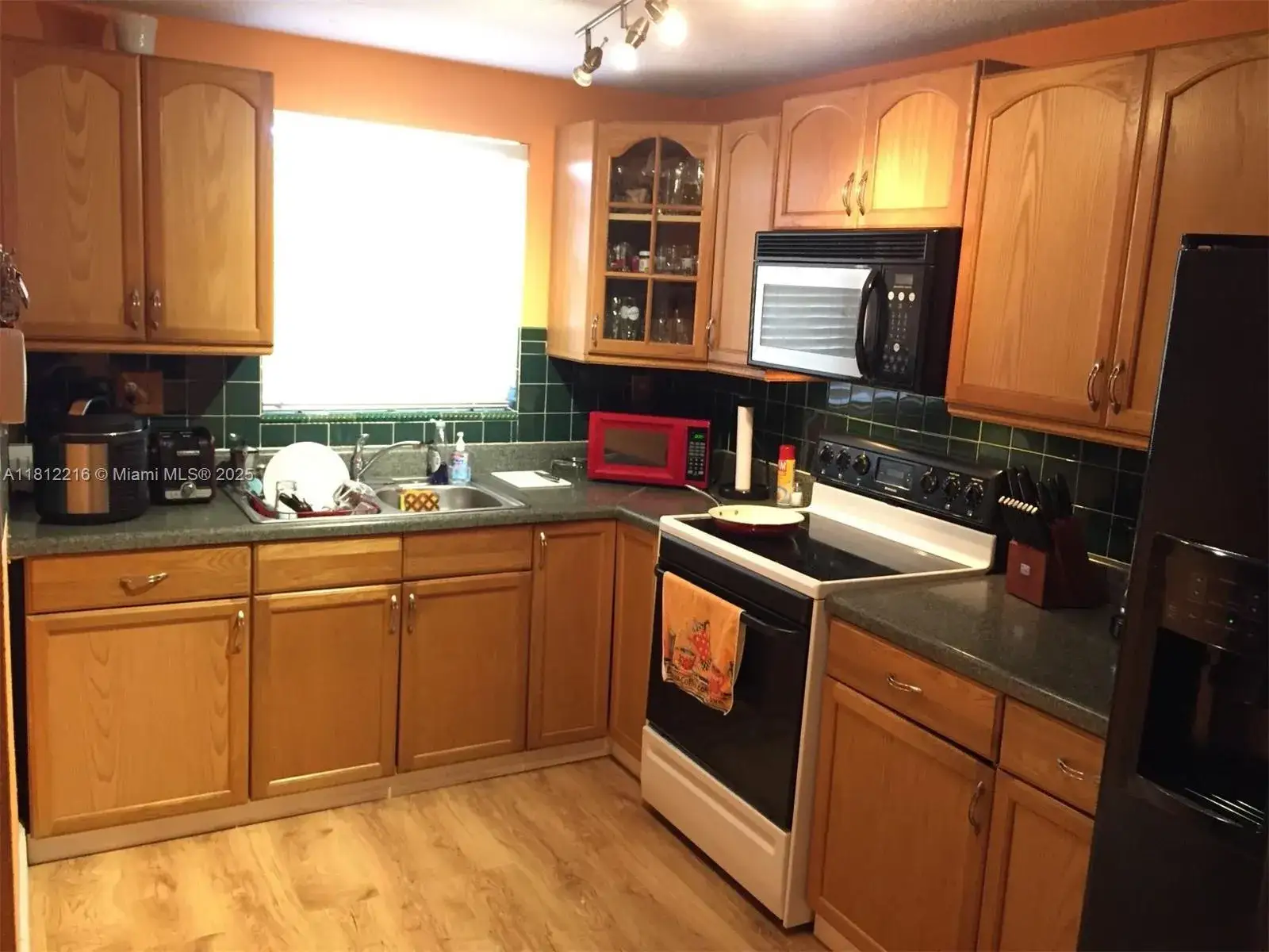 3 bedroom 1 bath Residential Lease for rent at 4202 W 10th Ln # 59, Hialeah FL 33012