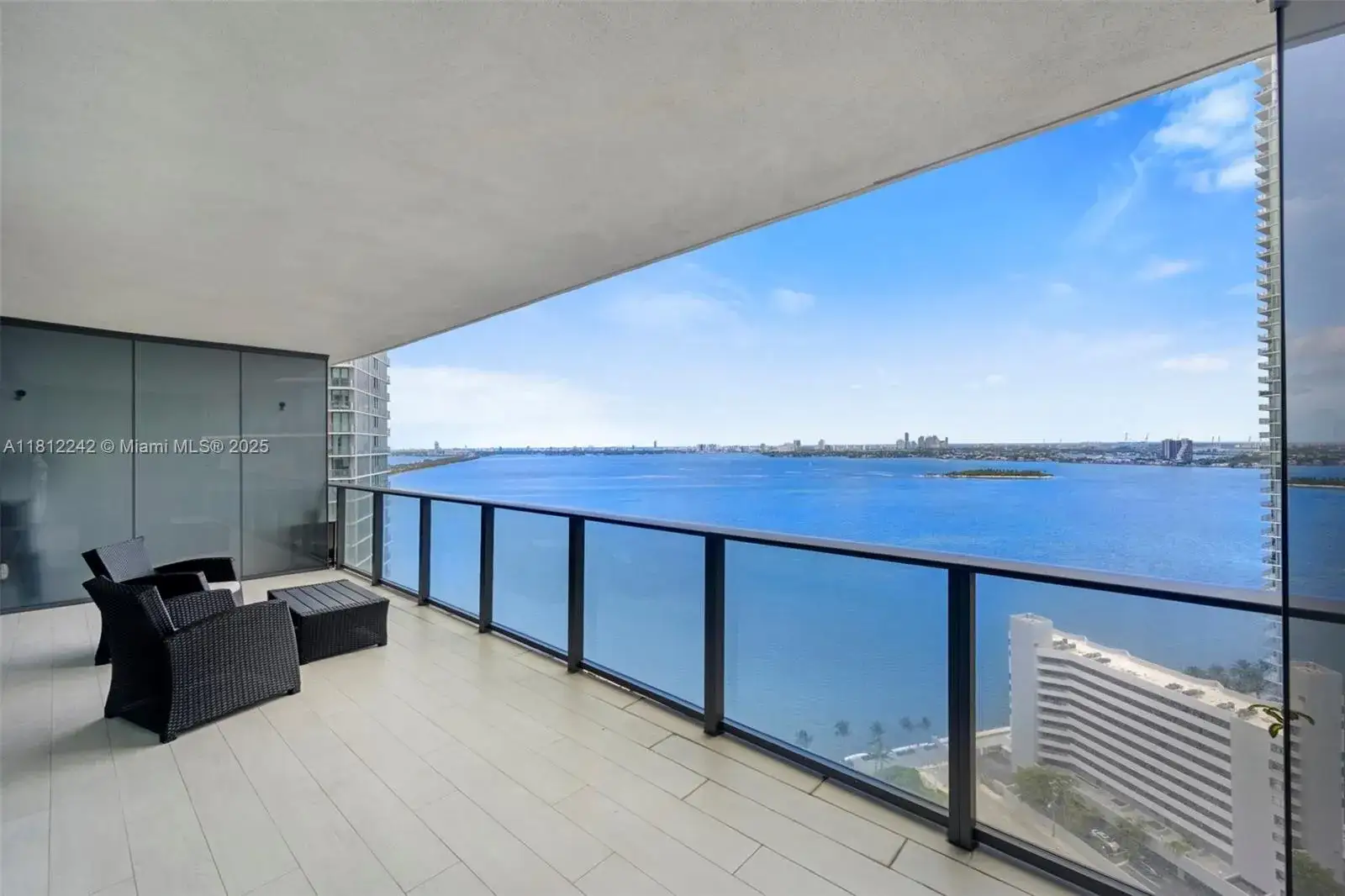 2 bedroom 3 bath Residential for sale at 650 NE 32nd St # 2502, Miami FL 33137
