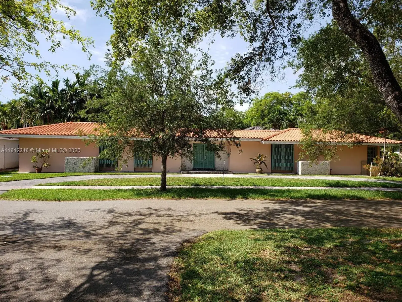 3 bedroom 2 bath Residential for sale at 1240 La Mancha Ave, Coral Gables FL 33134