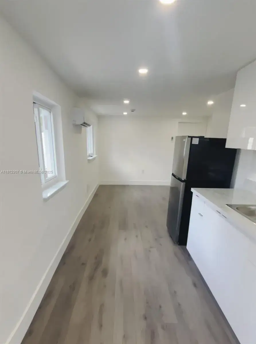 1 bedroom 1 bath Residential Lease for rent at 10320 NW 30th Ave # 0, Miami FL 33147