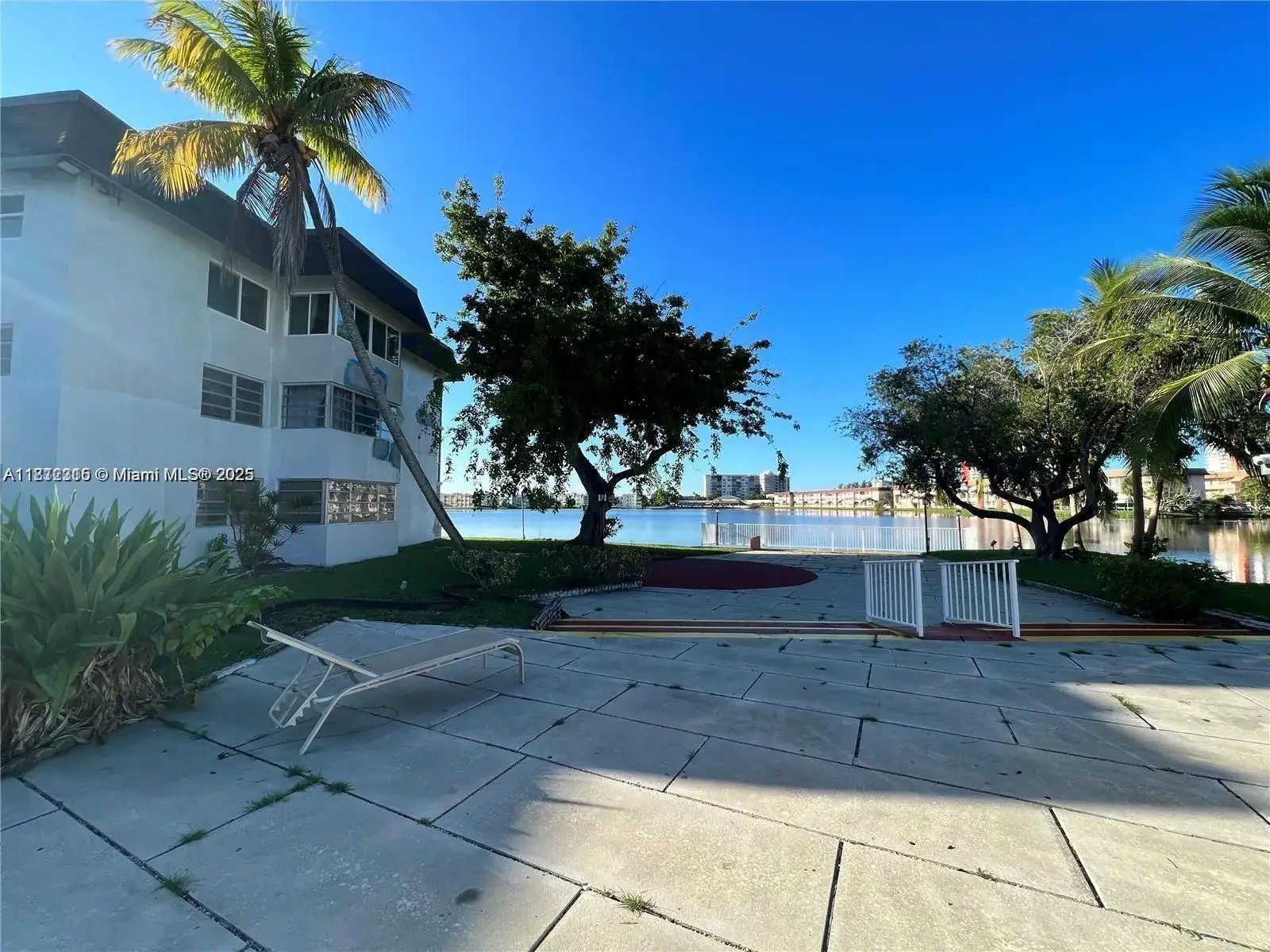 1 bedroom 1 bath Residential for sale at 1530 NE 191st St # 205, Miami FL 33179