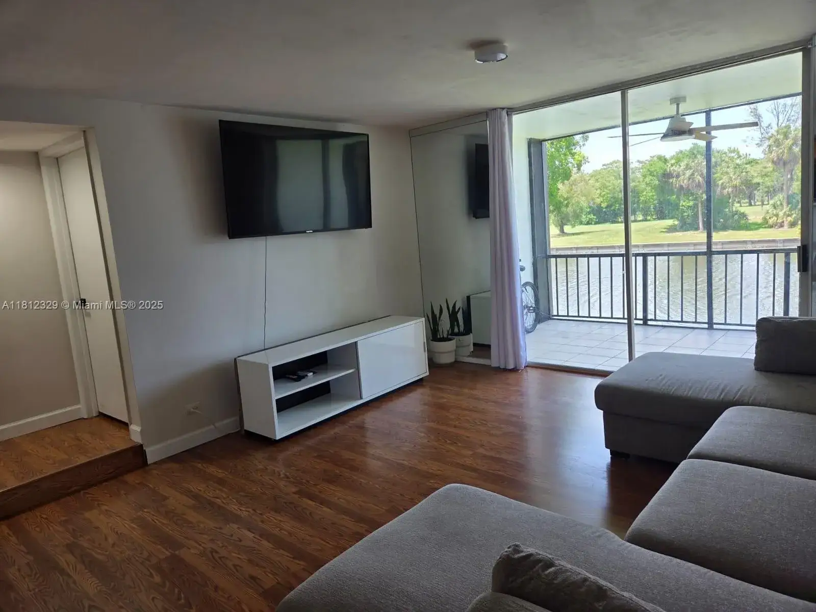 1 bedroom 1 bath Residential Lease for rent at 3750 Inverrary Dr # 2B, Lauderhill FL 33319