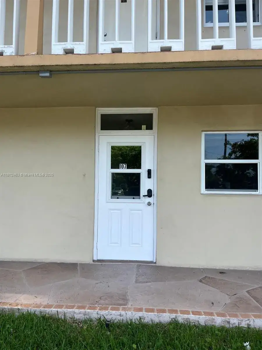 2 bedroom 2 bath Residential for sale at 620 NE 12th Ave # 107, Hallandale Beach FL 33009