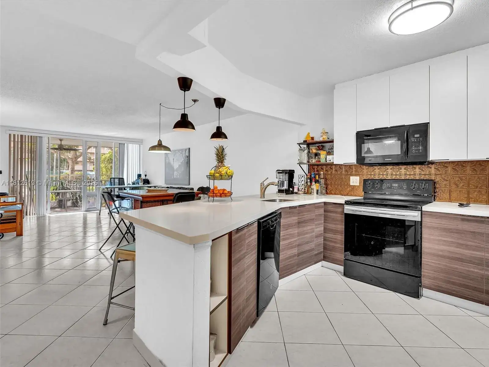 2 bedroom 2 bath Residential Lease for rent at 1770 NE 191st St # 1, Miami FL 33179