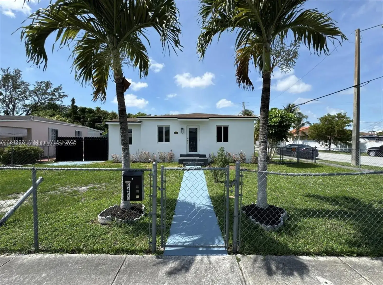 2 bedroom 1 bath Residential for sale at 5450 SW 6th St, Miami FL 33134