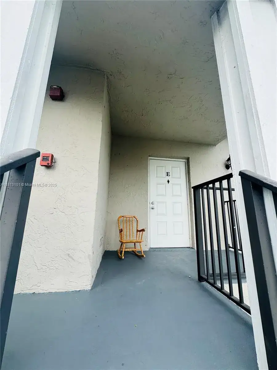 1 bedroom 1 bath Residential Lease for rent at 1071 Adams Ave # 1071E, Homestead FL 33034