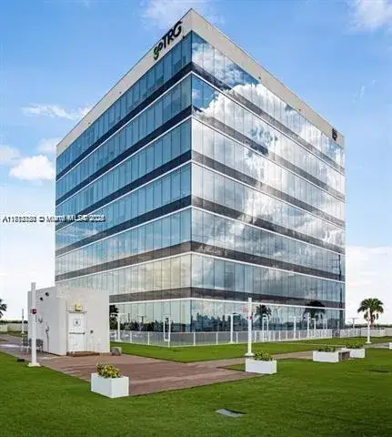 Commercial Sale for sale at 20200 W Dixie Hwy 709 Hwy, Miami FL 33180