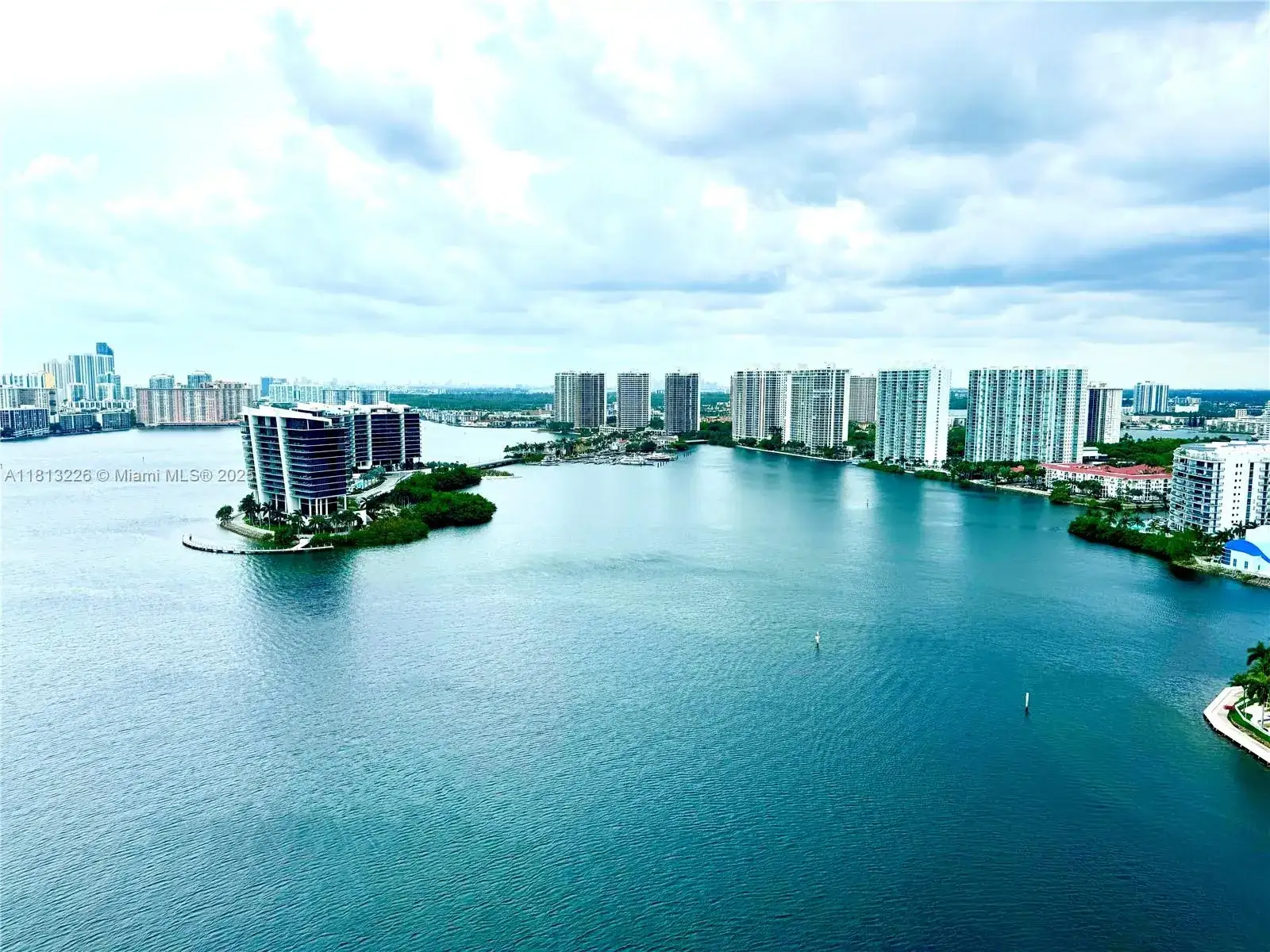 3 bedroom 3 bath Residential for sale at 3530 Mystic Pointe Dr # 3001, Aventura FL 33180