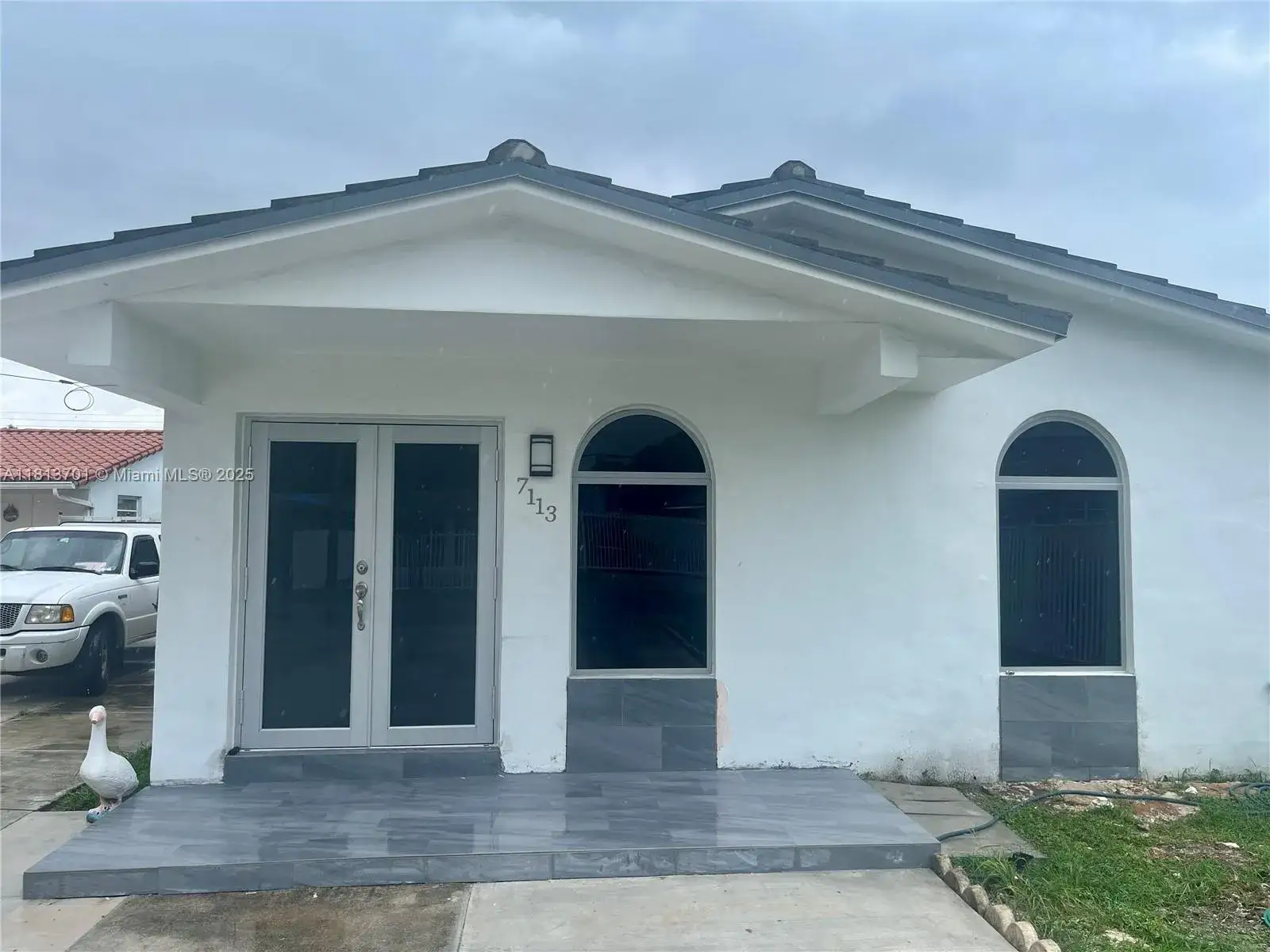 2 bedroom 1 bath Residential Lease for rent at 7113 SW 21st St # 7113, Miami FL 33155