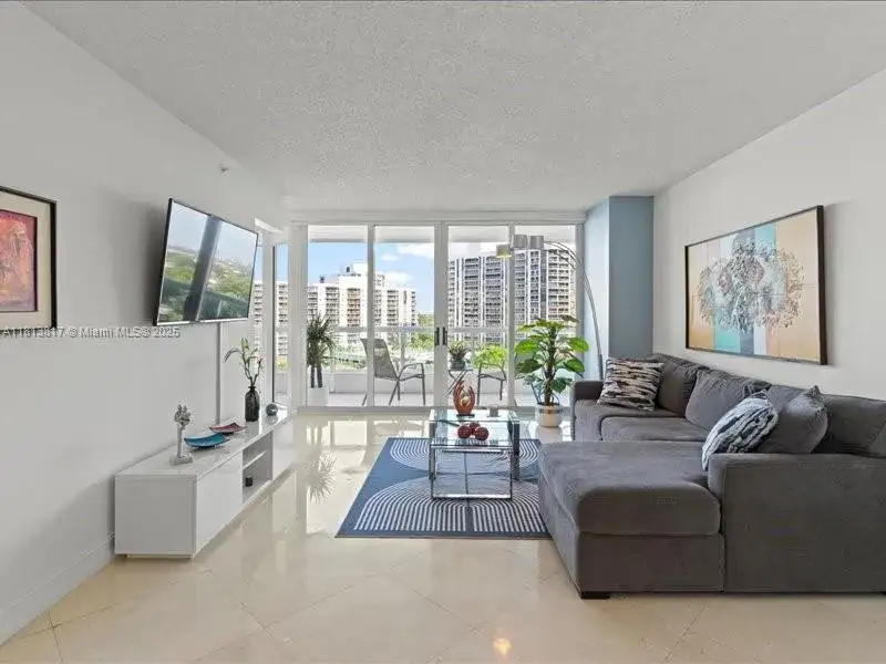 2 bedroom 2 bath Residential for sale at 21055 Yacht Club Dr # 1007, Aventura FL 33180