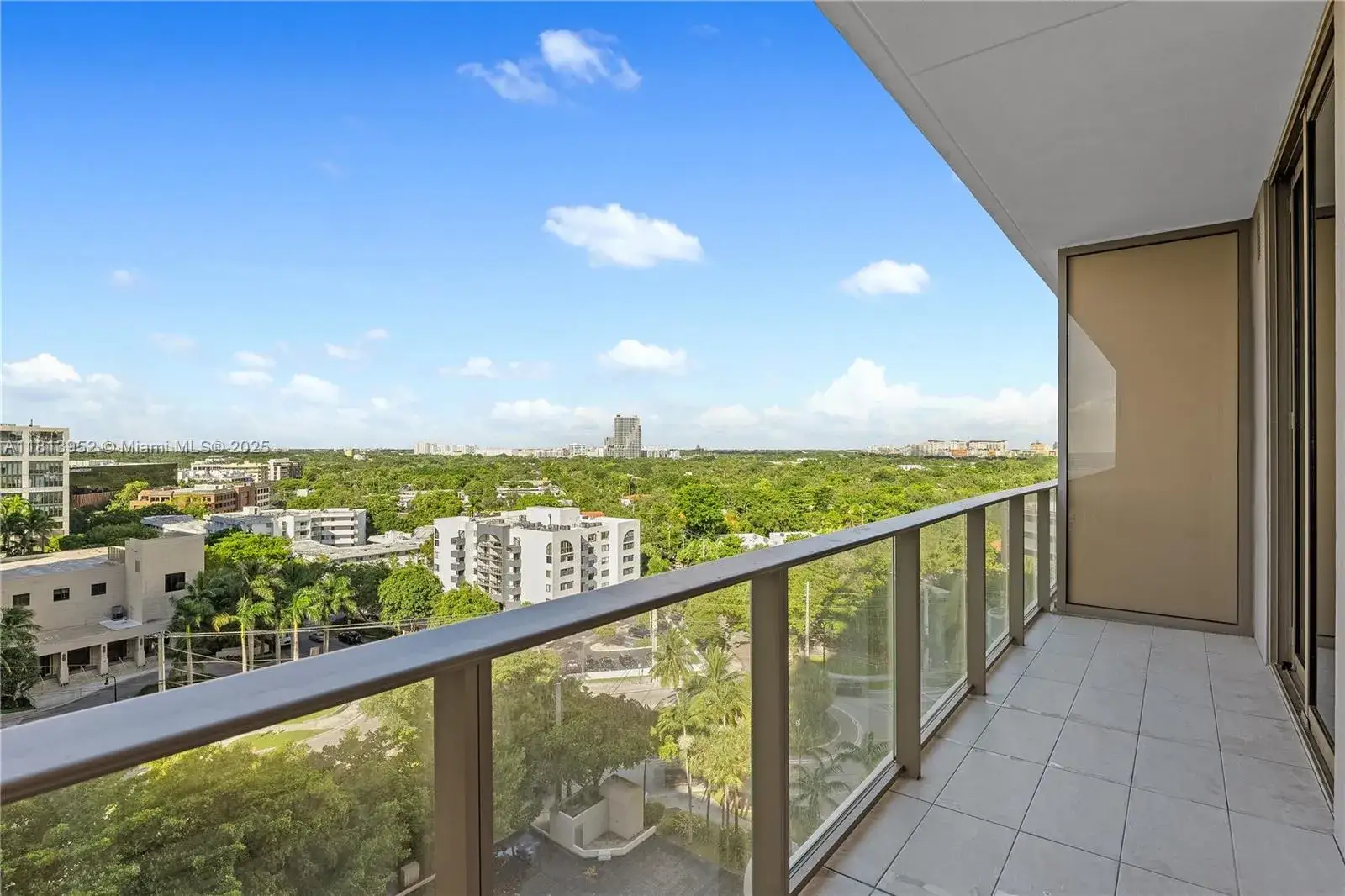 1 bedroom 1 bath Residential for sale at 2678 Tigertail Ave # 909, Miami FL 33133