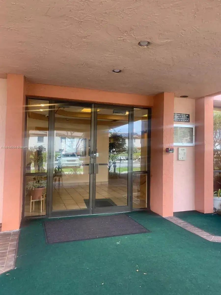 2 bedroom 2 bath Residential Lease for rent at 20850 San Simeon Way # 5, Miami FL 33179