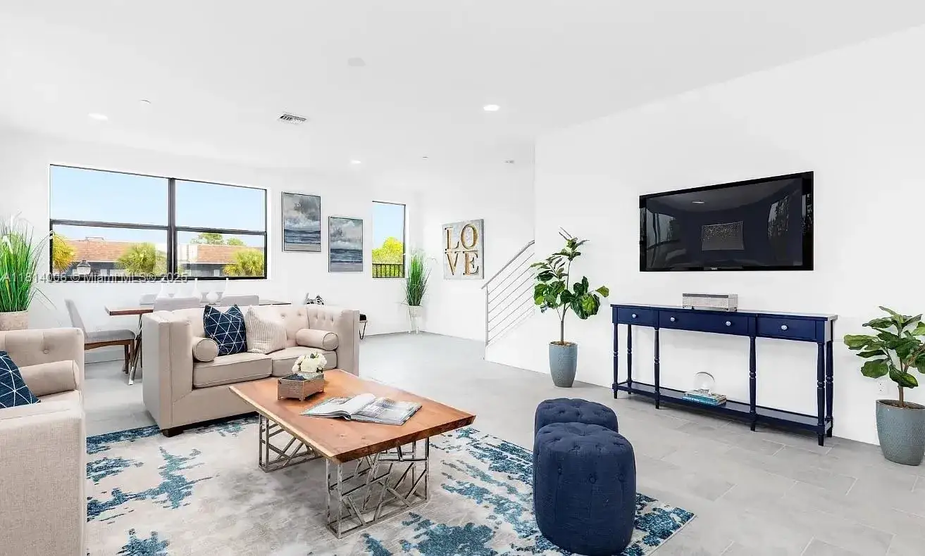3 bedroom 3 bath Residential Lease for rent at 1405 N Dixie Hwy # 4, Fort Lauderdale FL 33304