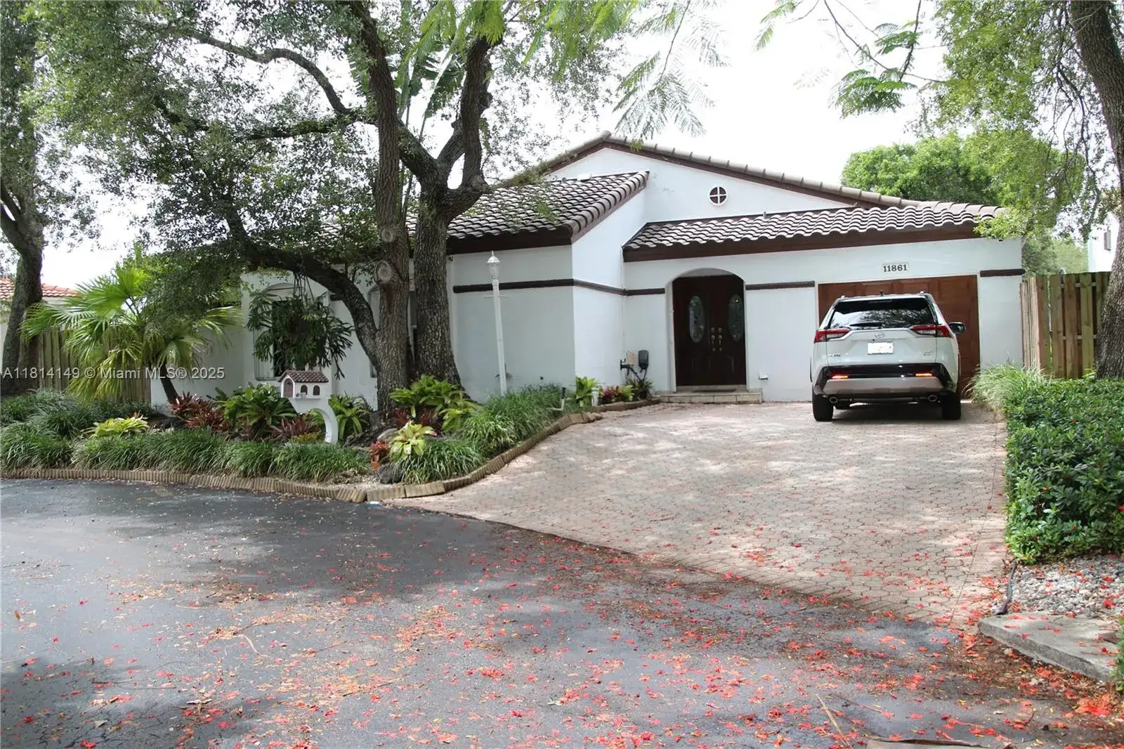 3 bedroom 2 bath Residential for sale at 11861 SW 92nd Ln, Miami FL 33186