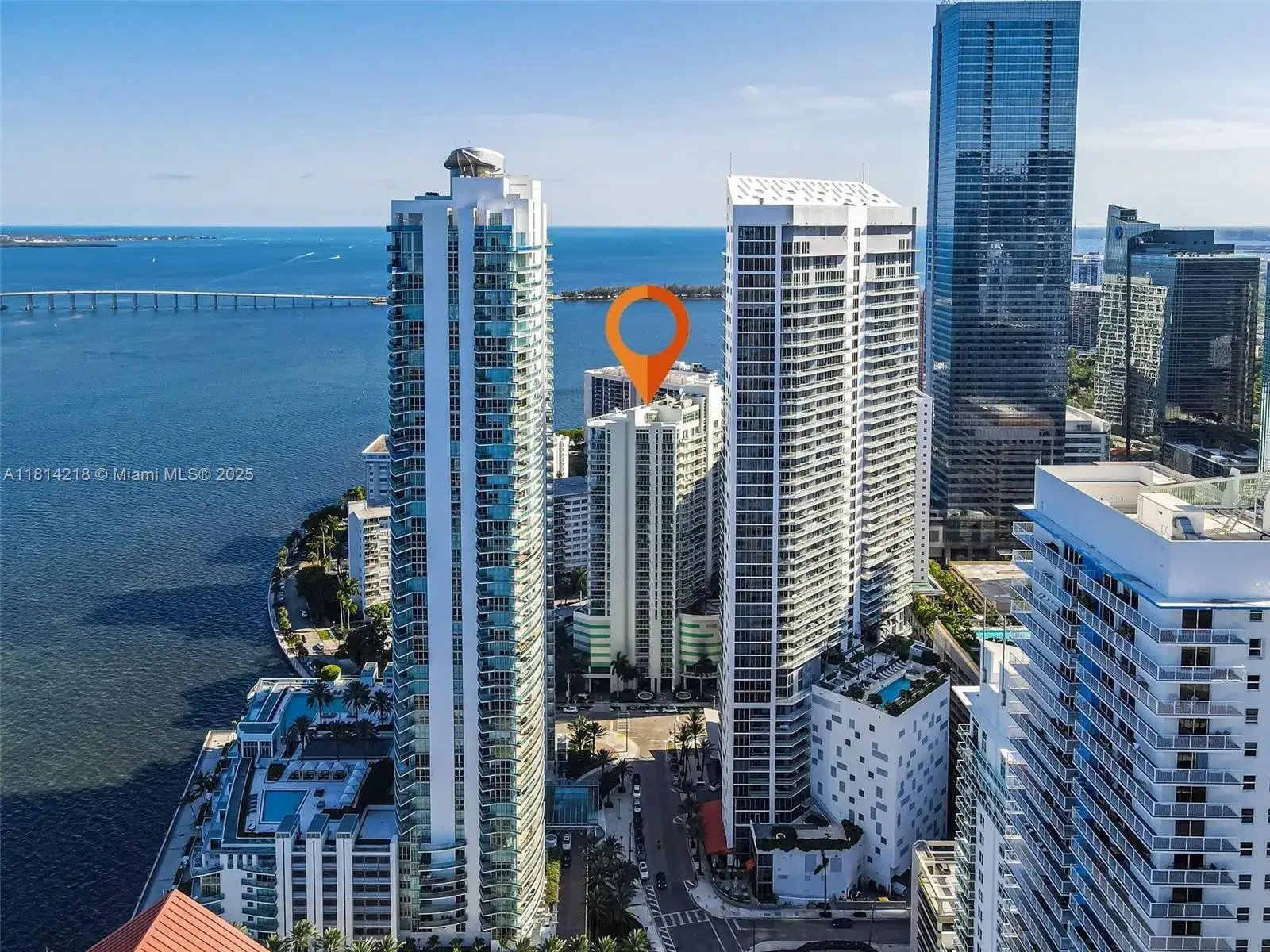 2 bedroom 2 bath Residential Lease for rent at 218 SE 14th St # 802, Miami FL 33131