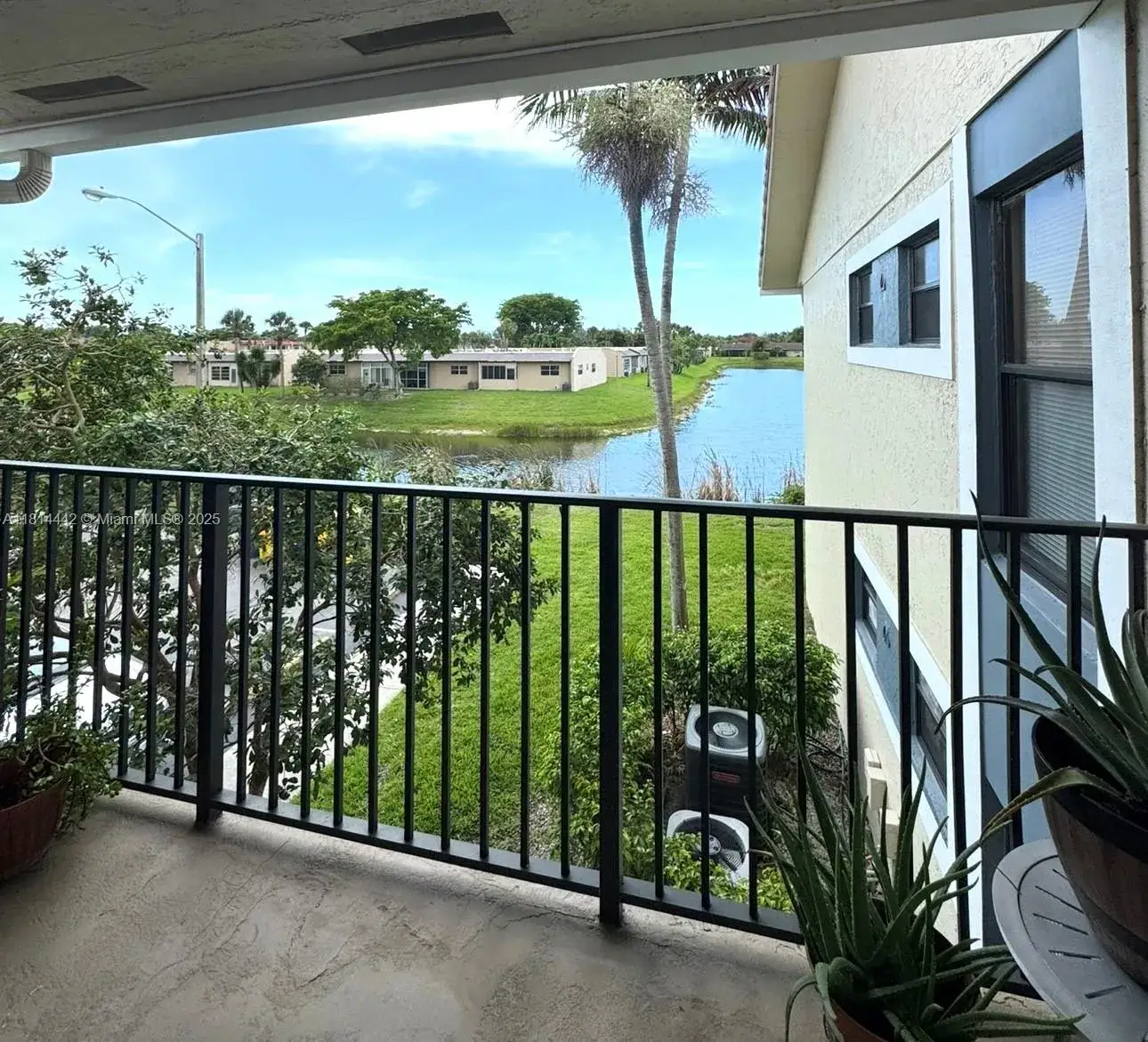 2 bedroom 2 bath Residential for sale at 1484 Lake Crystal Dr, West Palm Beach FL 33411