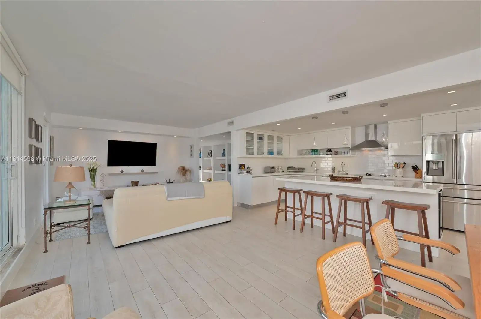 3 bedroom 3 bath Residential Lease for rent at 101 Crandon Blvd # 480, Key Biscayne FL 33149