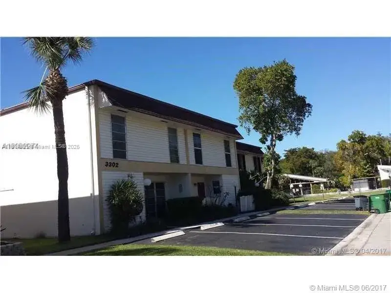 4 bedroom 2 bath Residential Lease for rent at 3302 Farragut St # 5A, Hollywood FL 33021