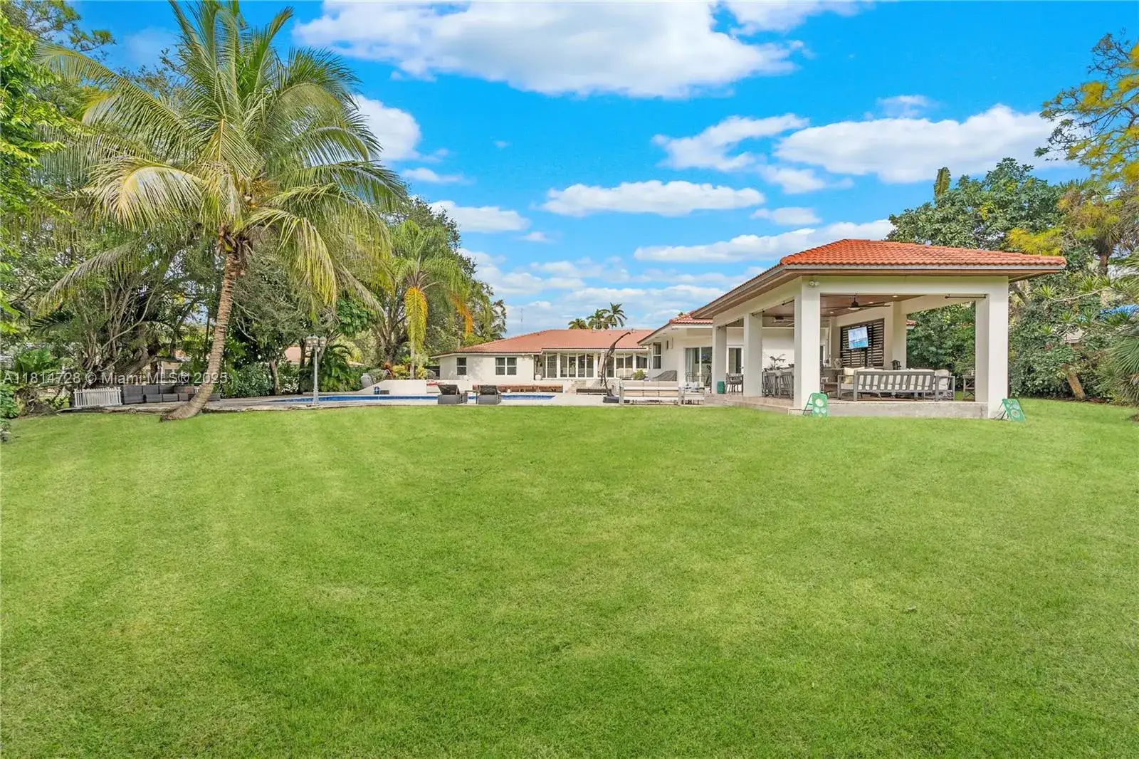 6 bedroom 4 bath Residential for sale at 9470 SW 97th St, Miami FL 33176