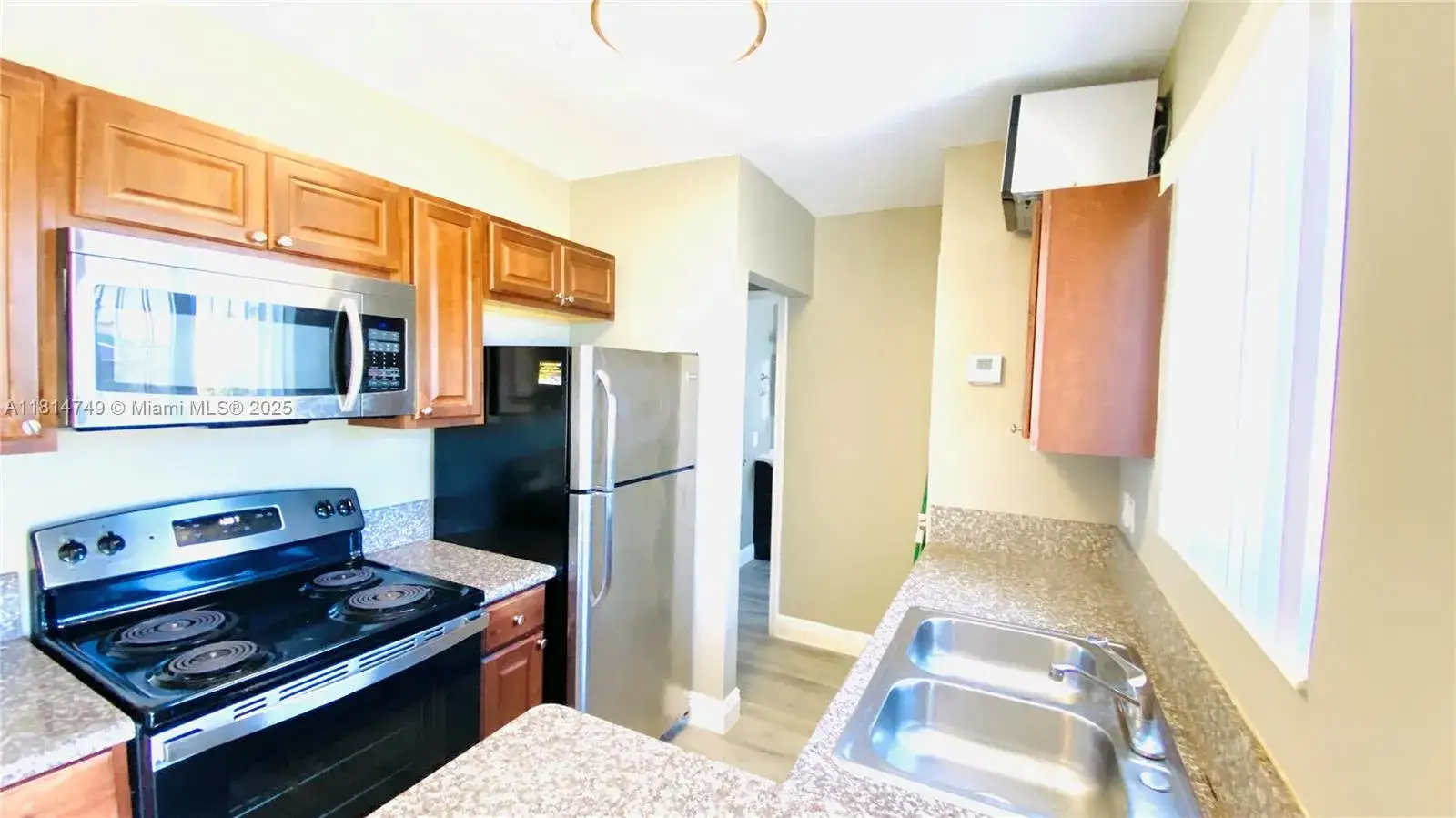 1 bedroom 1 bath Residential Lease for rent at 2461 Polk St # 7, Hollywood FL 33020