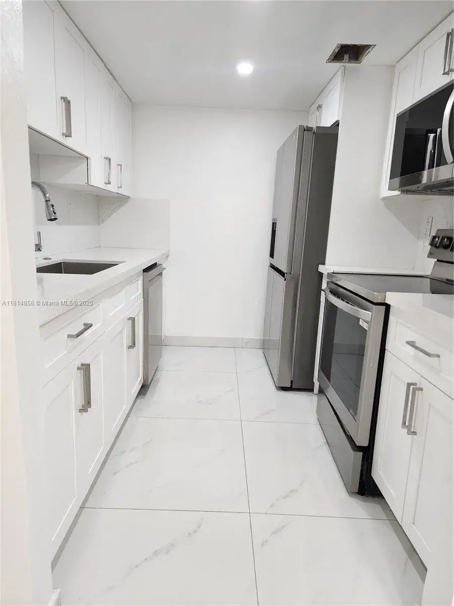 2 bedroom 2 bath Residential Lease for rent at 7101 Miami Lakes Dr # Q14, Miami Lakes FL 33014