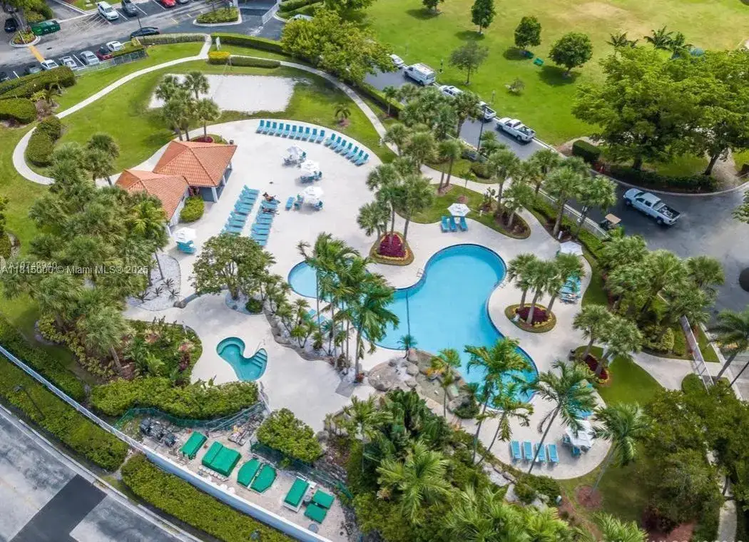 2 bedroom 2 bath Residential for sale at 3300 NE 191st St # 905, Aventura FL 33180