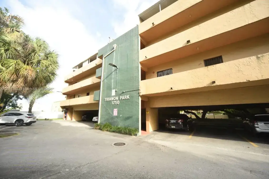 2 bedroom 1 bath Residential Lease for rent at 1750 W 56th St # 108, Hialeah FL 33012