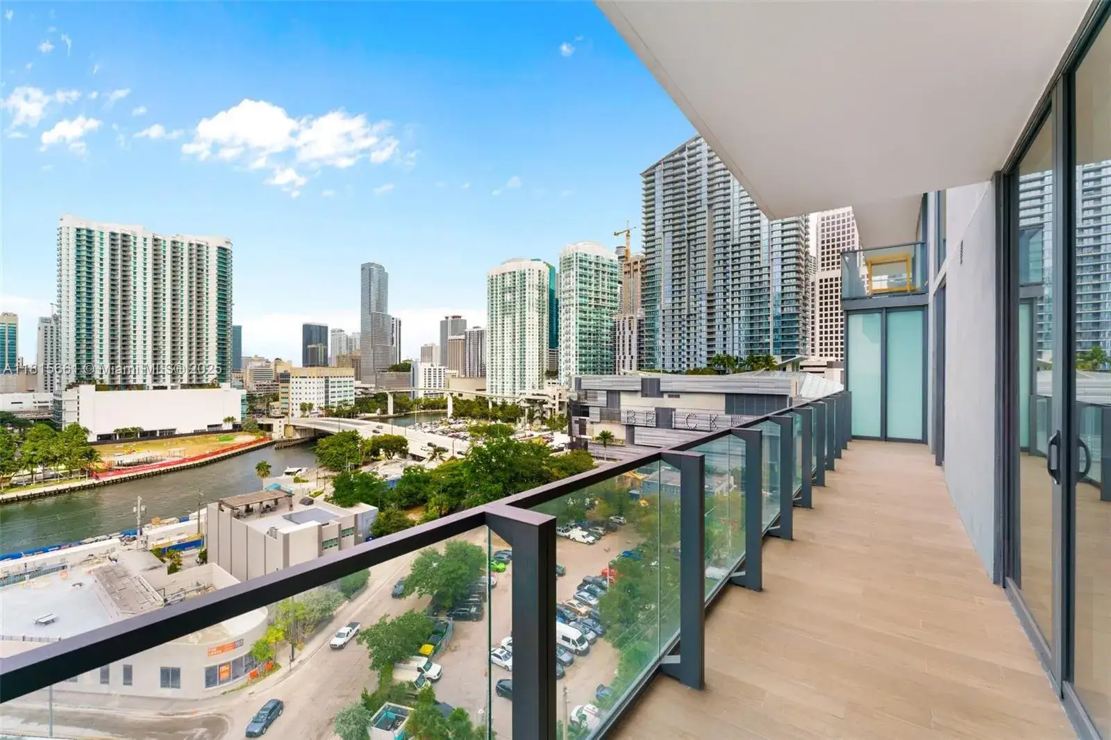 3 bedroom 3 bath Residential for sale at 88 SW 7th St # 712, Miami FL 33130