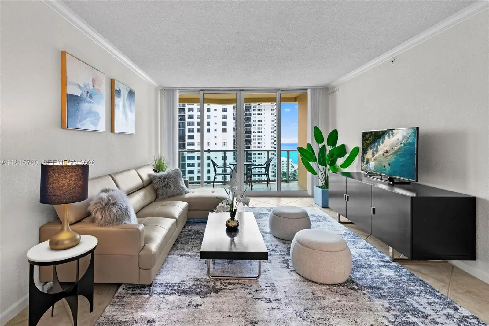 1 bedroom 1 bath Residential for sale at 2501 S Ocean Dr, Hollywood FL 33019