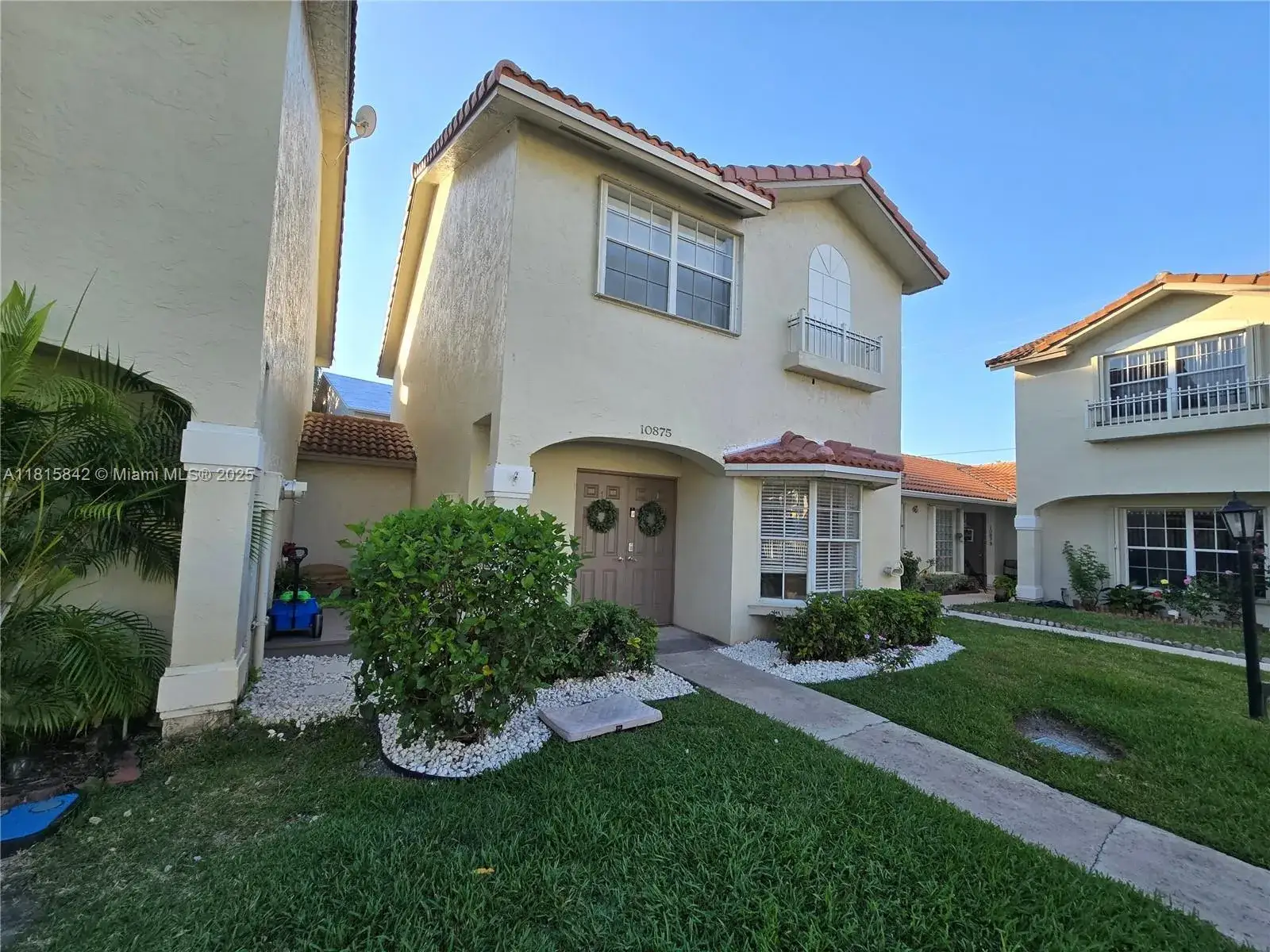 2 bedroom 2 bath Residential for sale at 10875 NW 8th St, Pembroke Pines FL 33026