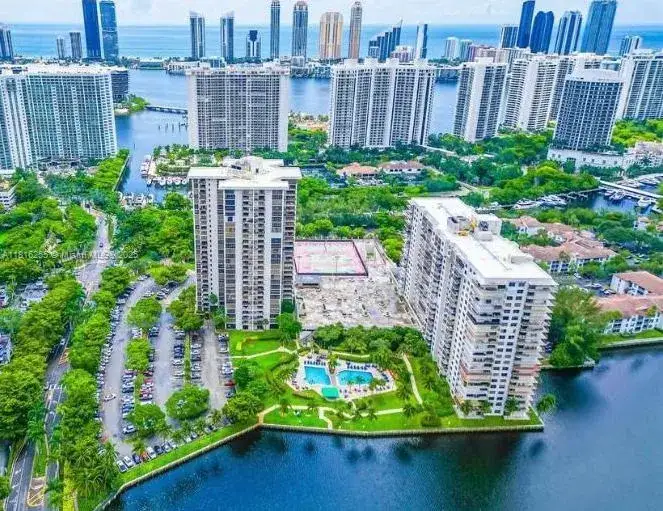 1 bedroom 1 bath Residential for sale at 18151 NE 31st Ct # 205, Aventura FL 33160
