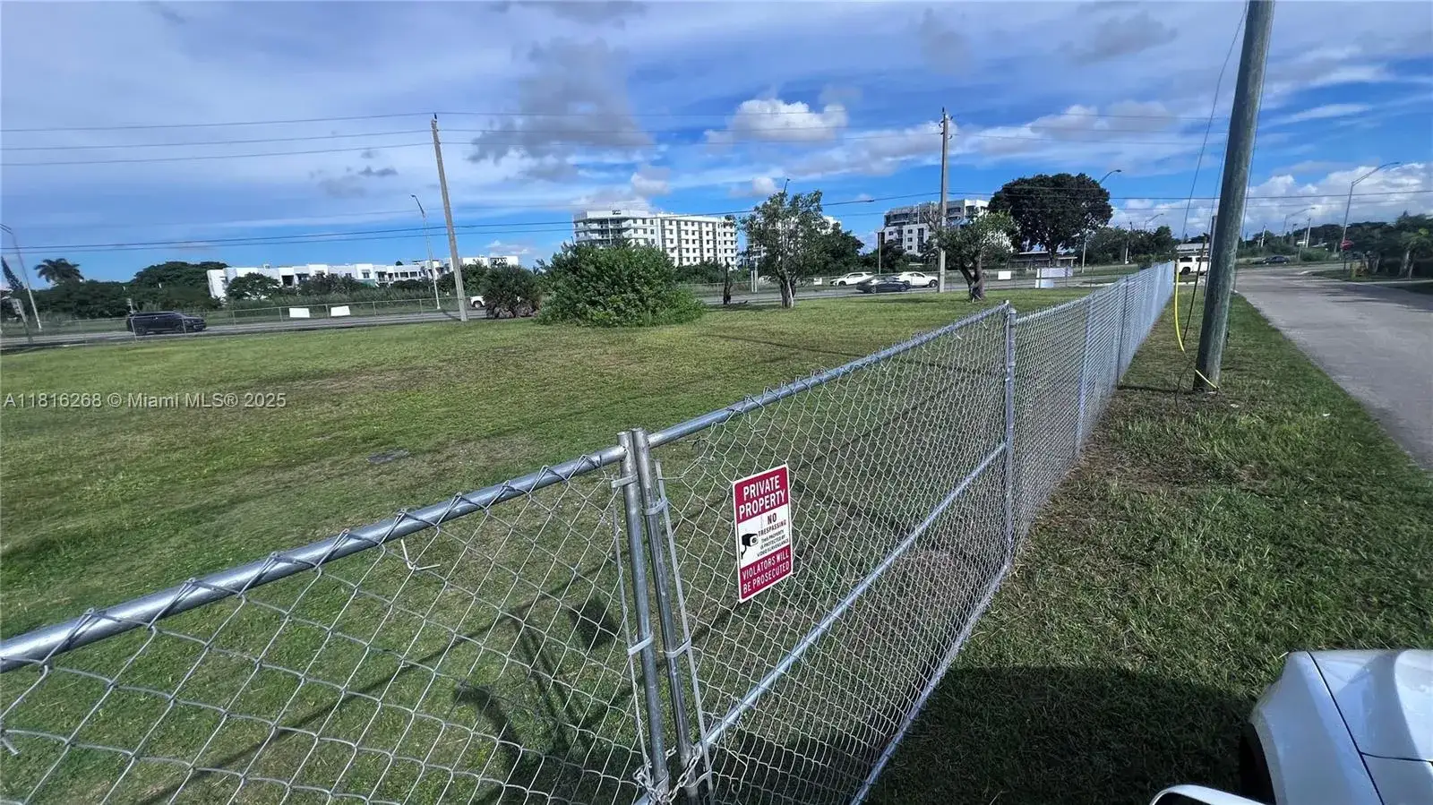 Commercial Land for sale at 21720 SW 118th Ave, Miami FL 33170