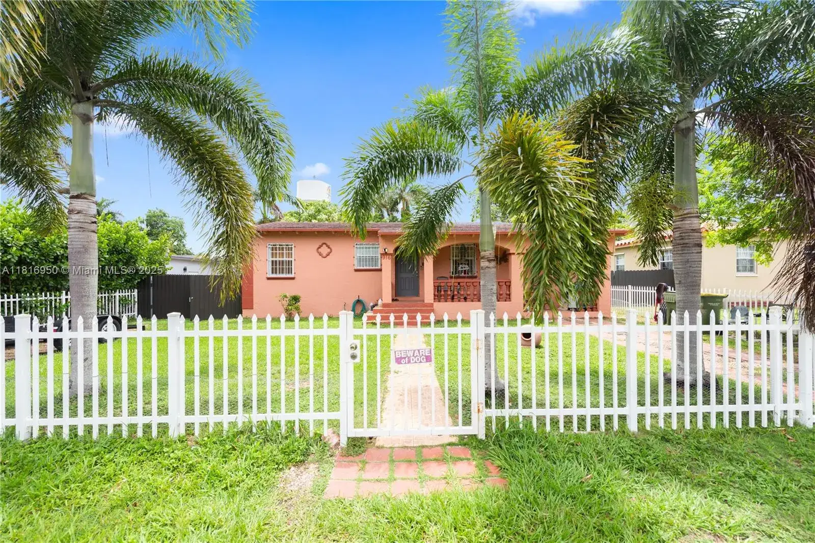 3 bedroom 2 bath Residential for sale at 916 NW 3rd Ave, Homestead FL 33030