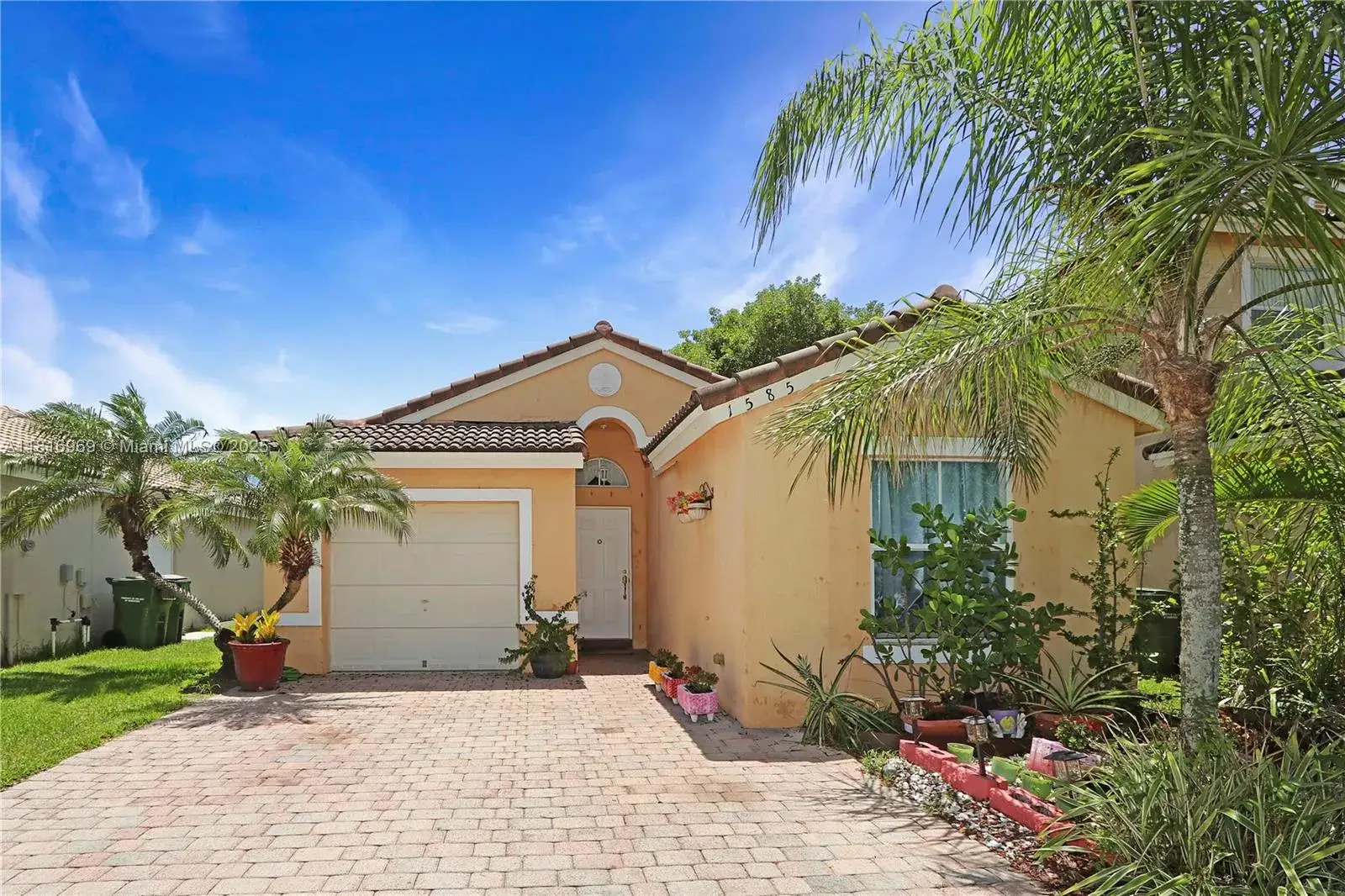 3 bedroom 2 bath Residential for sale at 1585 SE 20th Rd, Homestead FL 33035