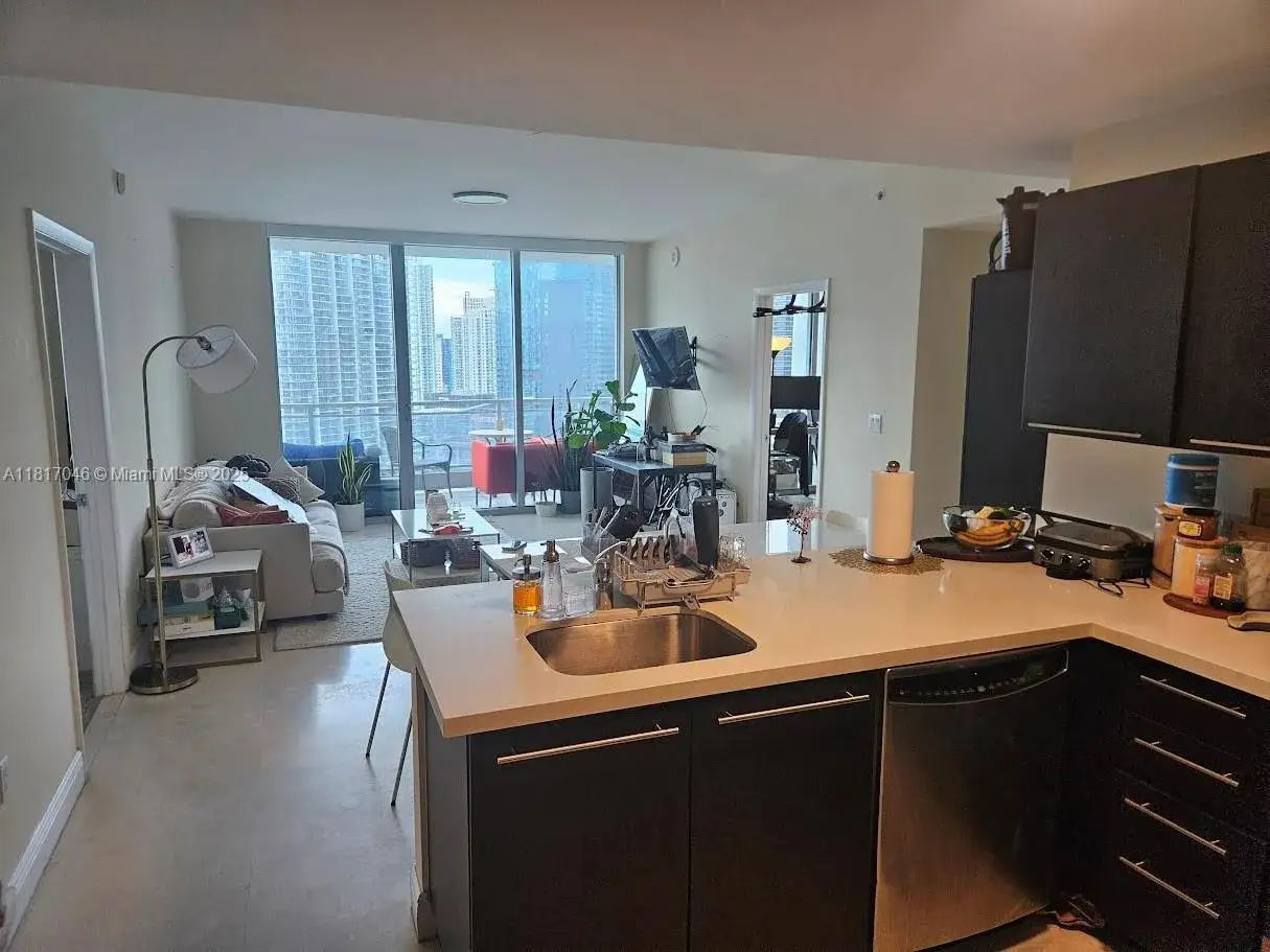 2 bedroom 2 bath Residential for sale at 90 SW 3rd St # 3301, Miami FL 33130