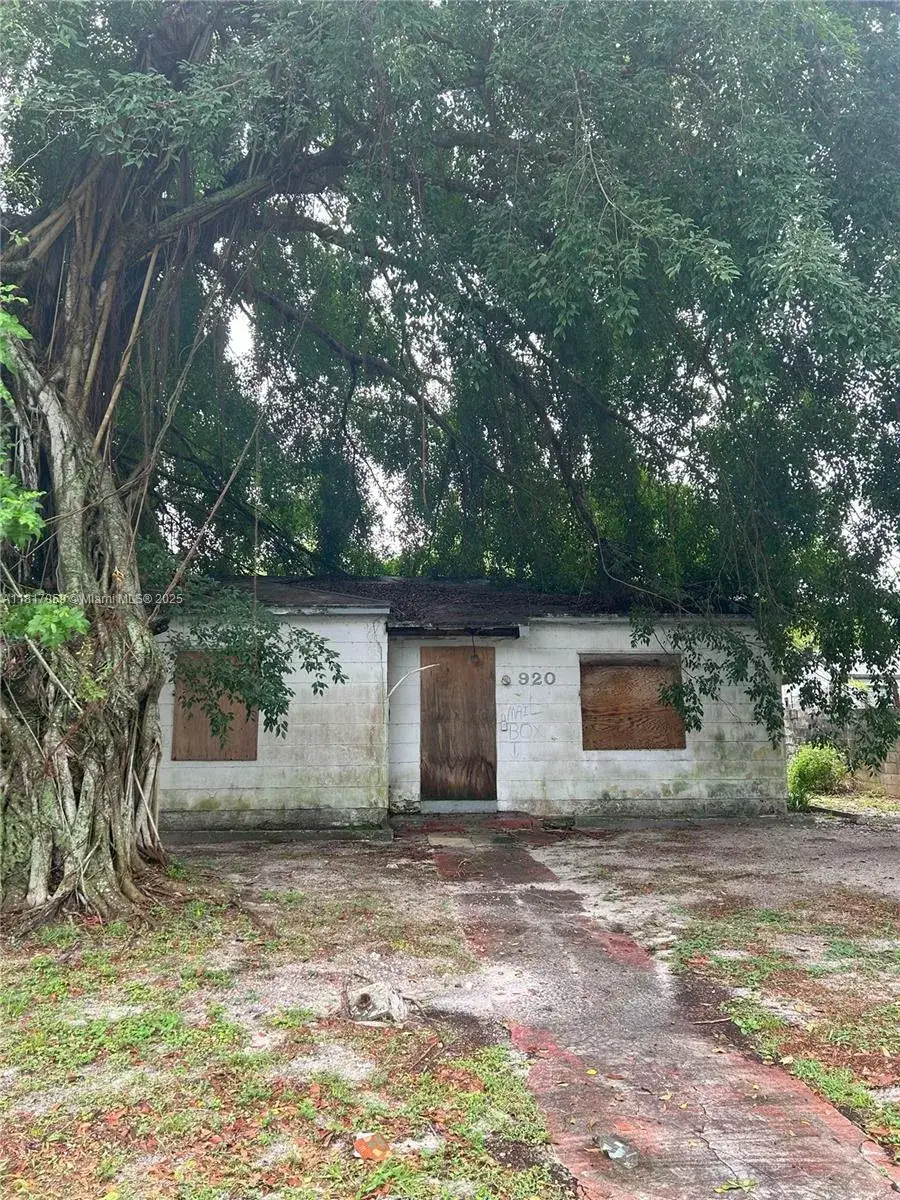 2 bedroom 1 bath Residential for sale at 920 NW 122nd St, North Miami FL 33168