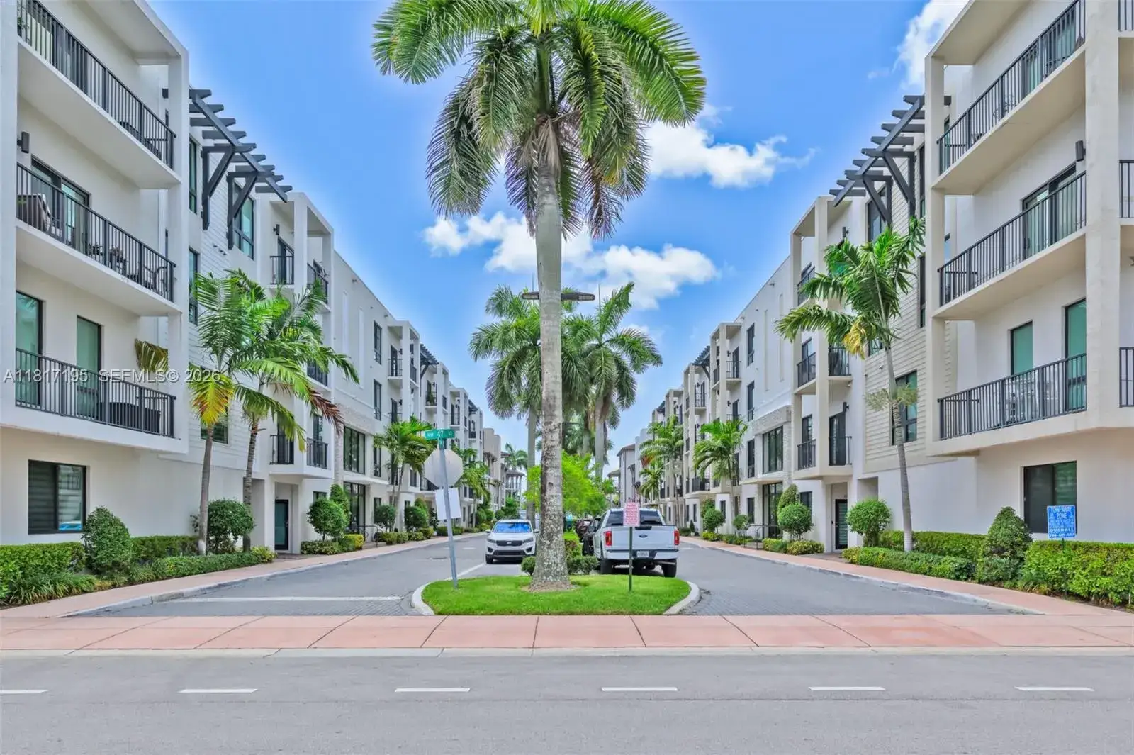 3 bedroom 2 bath Residential for sale at 4740 NW 84th Ct # 38, Doral FL 33166