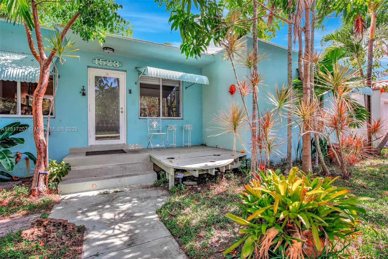 2 bedroom 2 bath Residential Lease for rent at 1523 Dewey St, Hollywood FL 33020