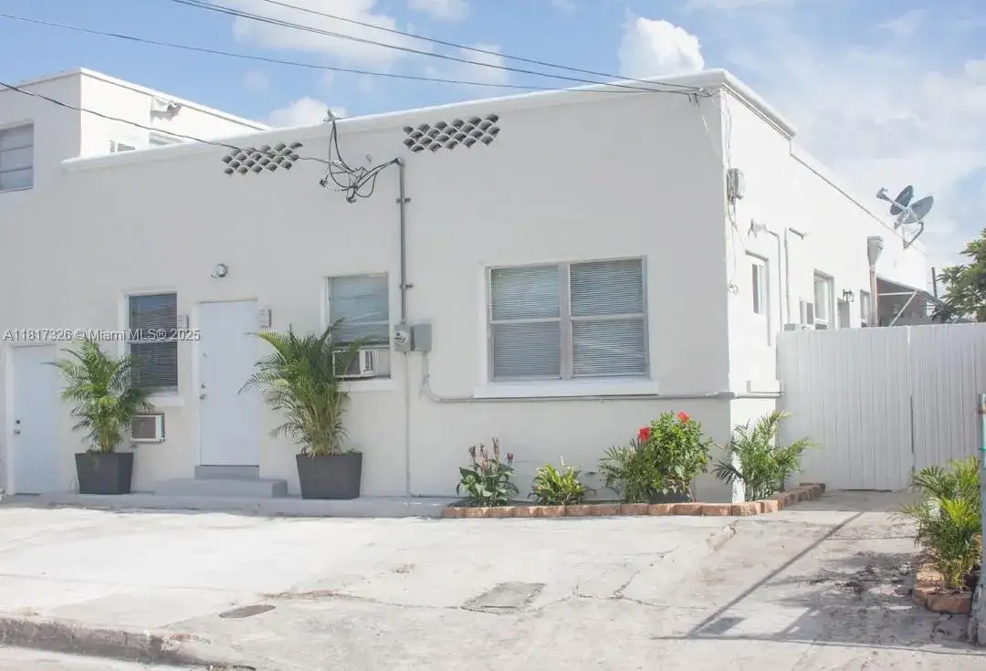 1 bedroom 1 bath Residential Lease for rent at 1827 NW Flagler Ter, Miami FL 33125
