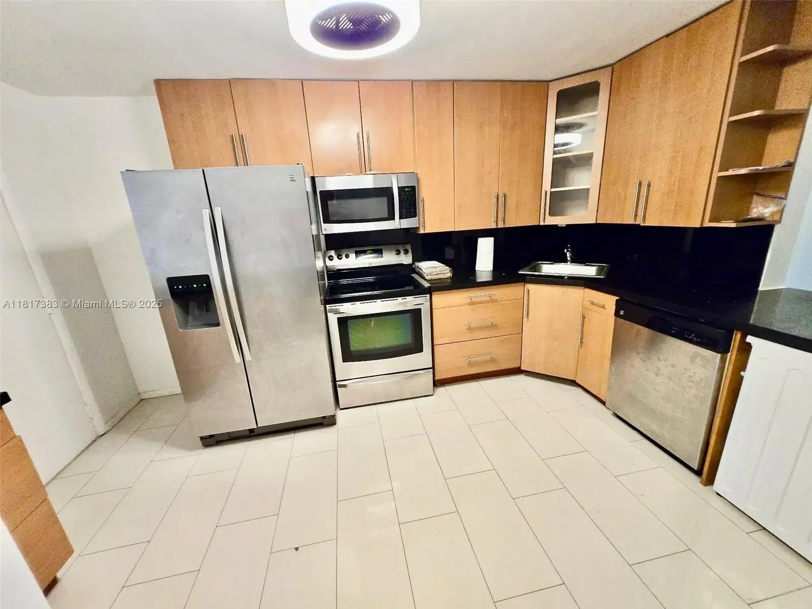2 bedroom 1 bath Residential for sale at 1780 NE 191st St # 2, Miami FL 33179
