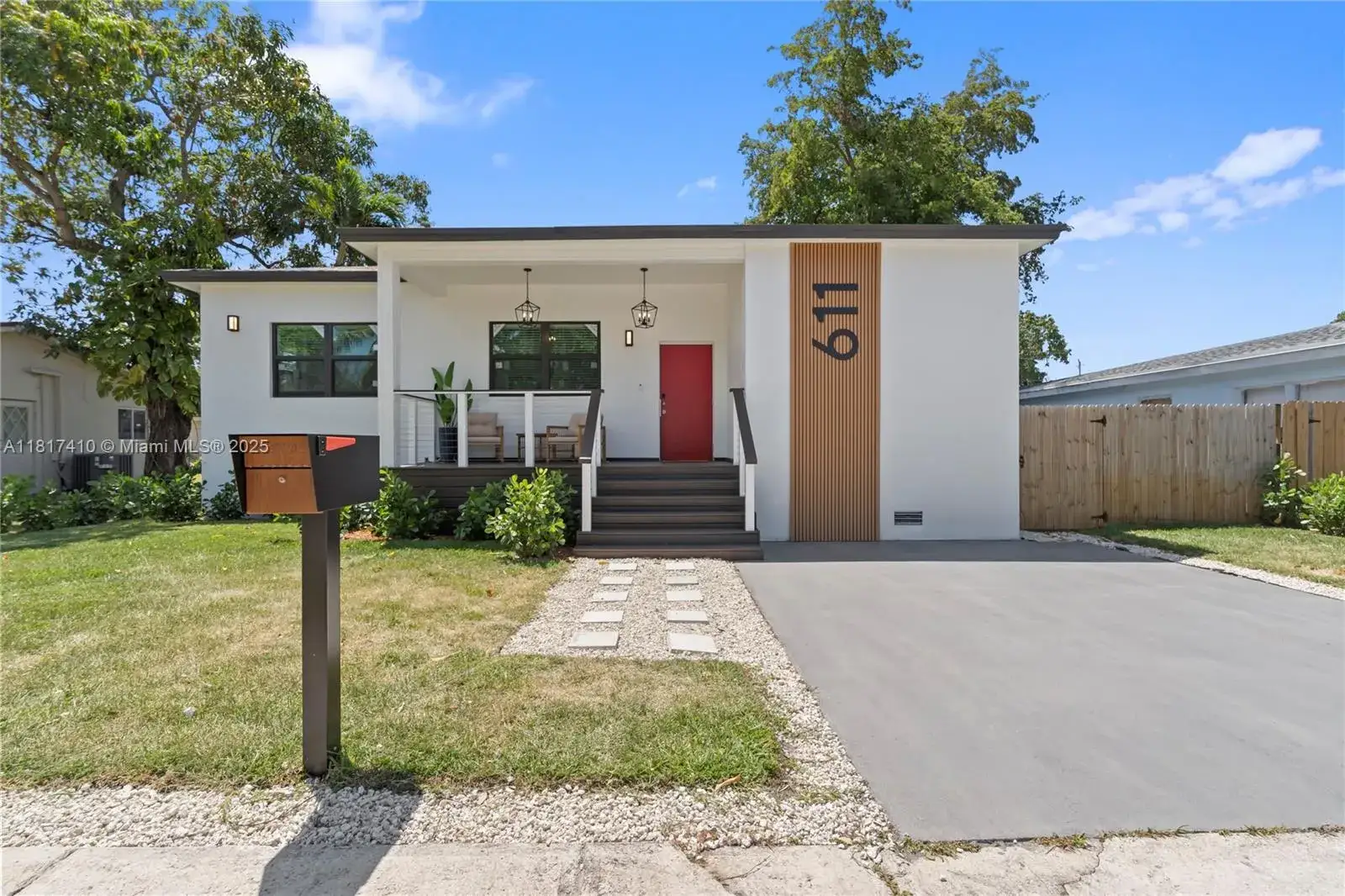 3 bedroom 2 bath Residential Lease for rent at 611 SW 4th Ct, Hallandale Beach FL 33009