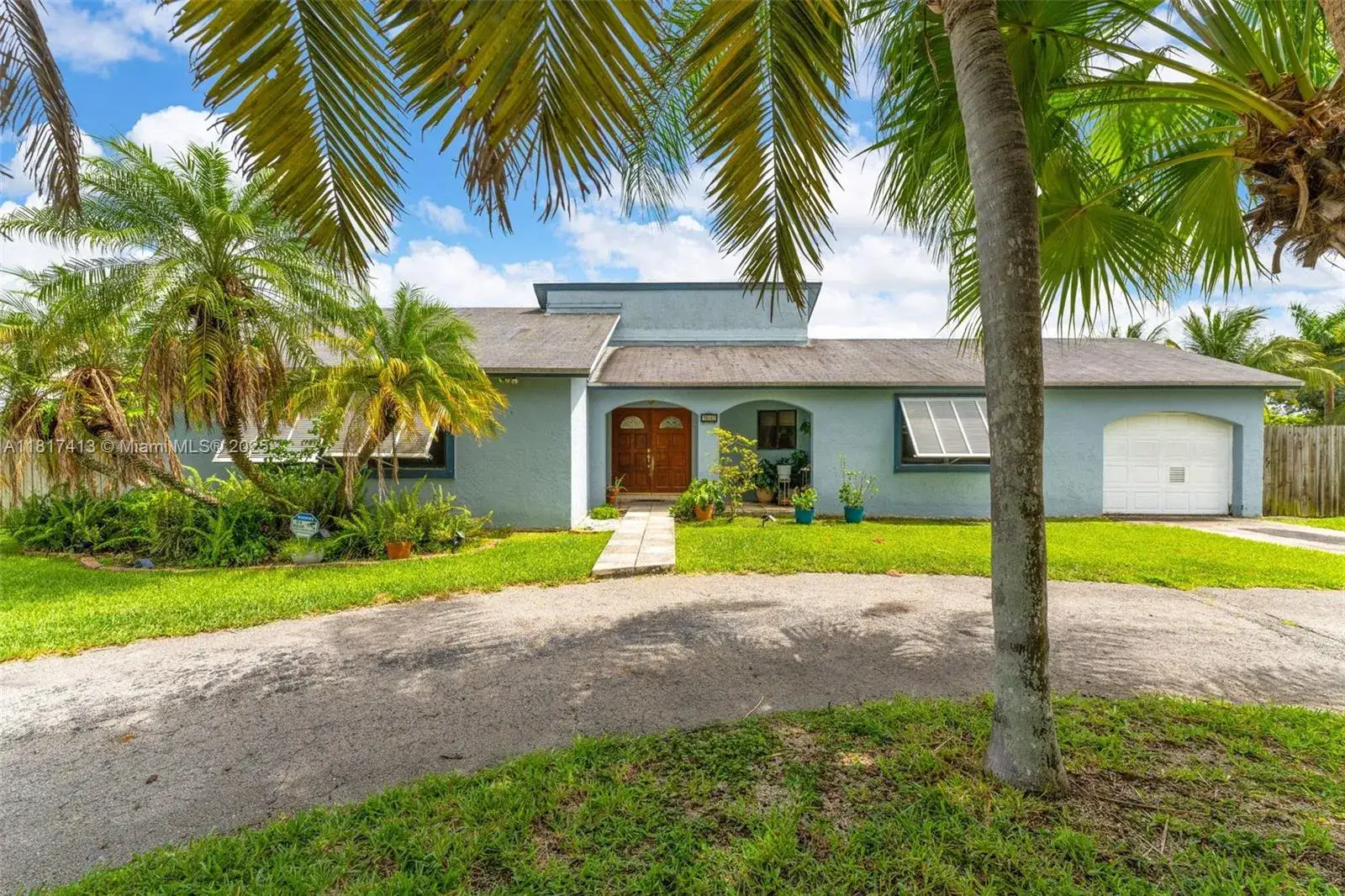 3 bedroom 2 bath Residential for sale at 16040 SW 287th St, Homestead FL 33033