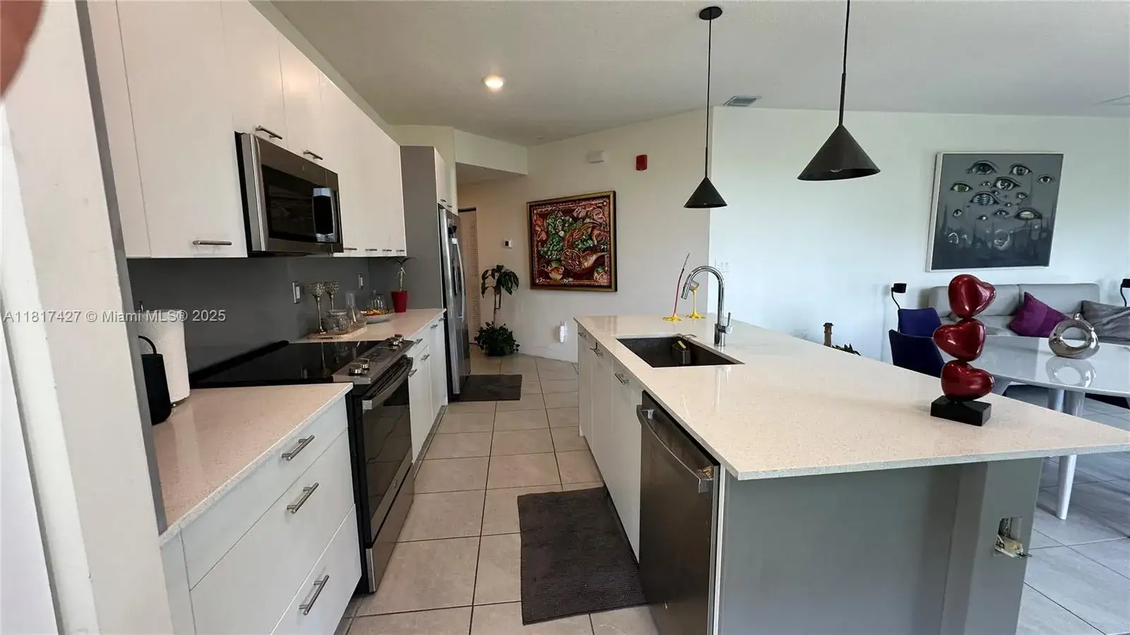 3 bedroom 2 bath Residential Lease for rent at 8001 NW 41st St # 307, Doral FL 33166